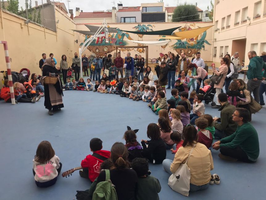 La festa de la Castanyada : berenar, tallers, música i tradició al pati de l’Escola